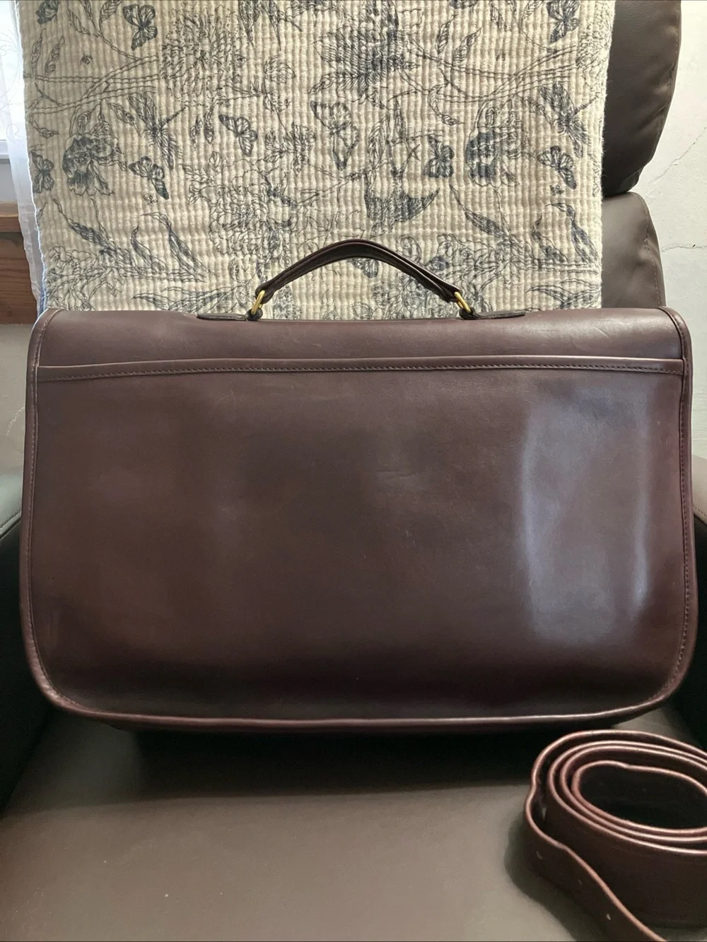 Coach Vintage - Carrier NYC Briefcase Messenger Bag, Burgundy
